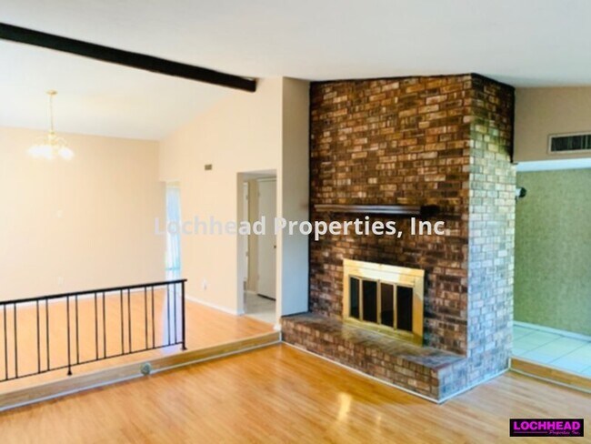 Building Photo - White Rock Village Subdivision in Dallas!!!!