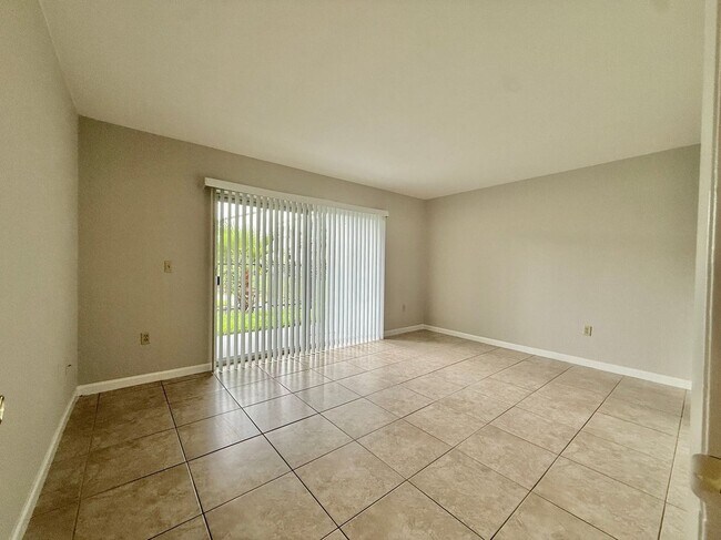 Building Photo - 4117 S Semoran Blvd