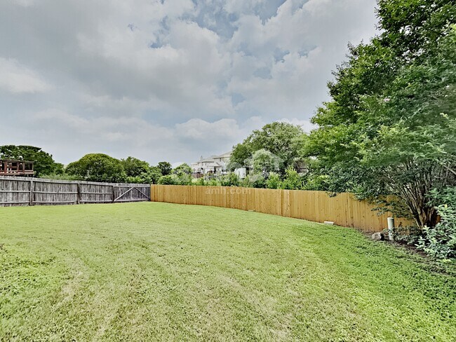 Building Photo - 250 Coopers Hawk