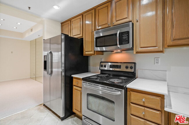 Building Photo - 2102 Century Park Ln