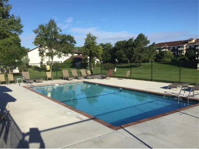 Building Photo - 6662 84th Ct N