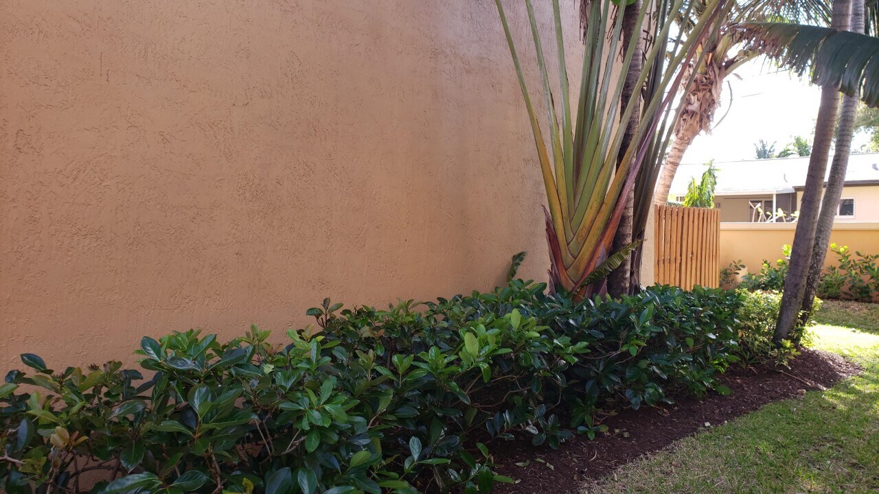 Building Photo - 4965 Leeward Ln