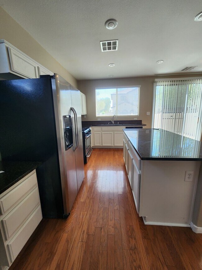 Building Photo - A Beautiful 3 Bedroom 2 story home in SW. ...