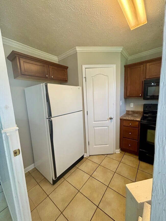 Building Photo - 3 Bedroom 2 bath  Medina Area