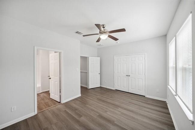 Building Photo - 9018 Everglade Dr