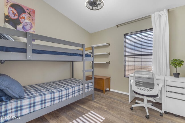 Building Photo - 1823 W Remington Dr