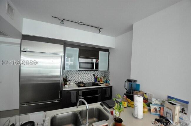 Building Photo - 500 Brickell Ave