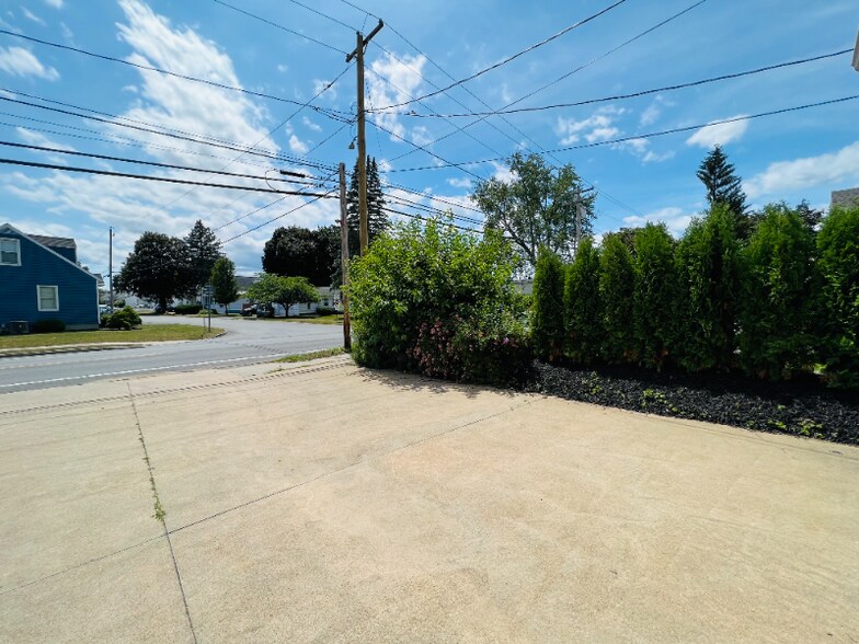 Building Photo - 172 Mariaville Rd