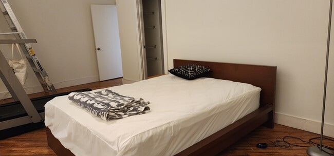 2nd Guest Bedroom with bathroom - 87 Peachtree St SW