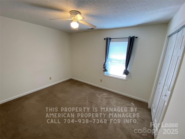 Building Photo - 401 Needle Ct