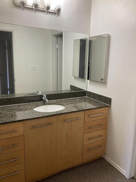 Building Photo - 7405 Charmant Dr