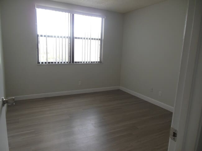 Building Photo - TWO BEDROOM TWO BATHROOM! WATERFRONT COMMUNITY