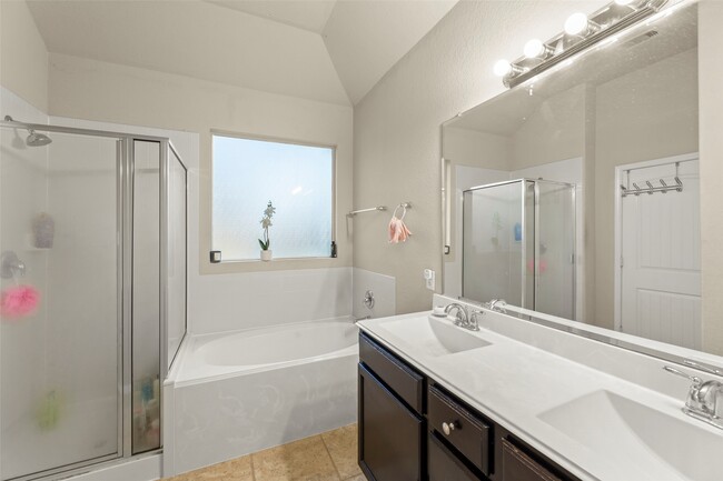 Building Photo - 2135 Harmon Crest Ct