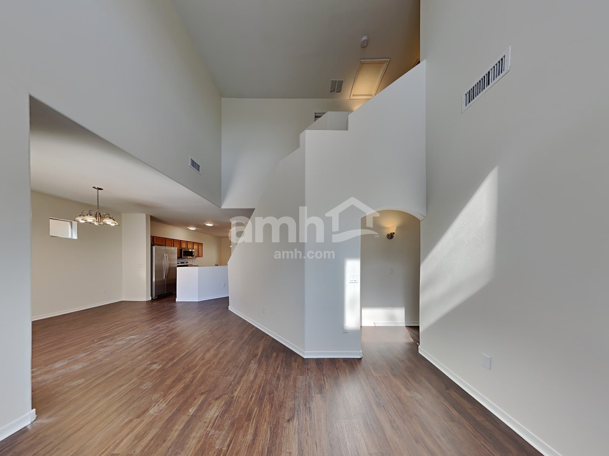 Building Photo - 143 E Camino Del Abeto