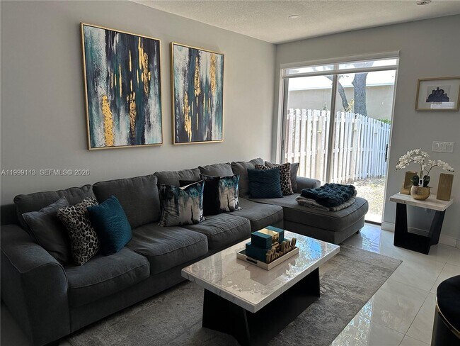 Building Photo - 7690 S Southwood Cir