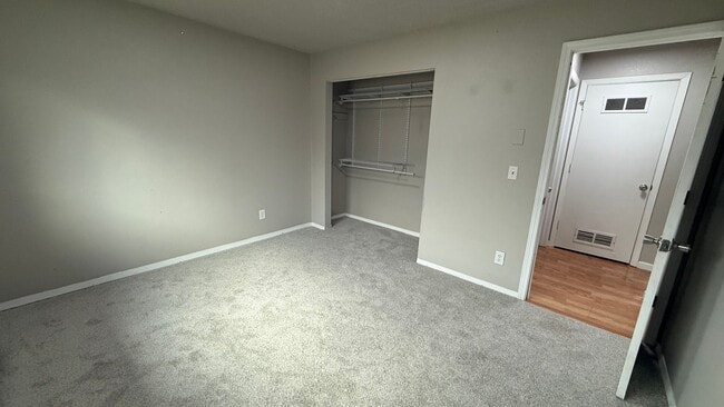 Building Photo - 1103 Karluk St