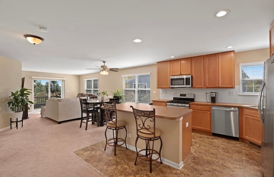 Building Photo - 1247 Waverly Dr