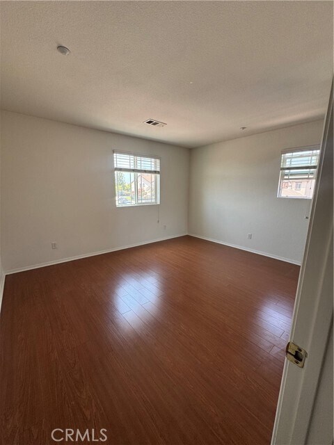 Building Photo - 6945 Regal Park Dr