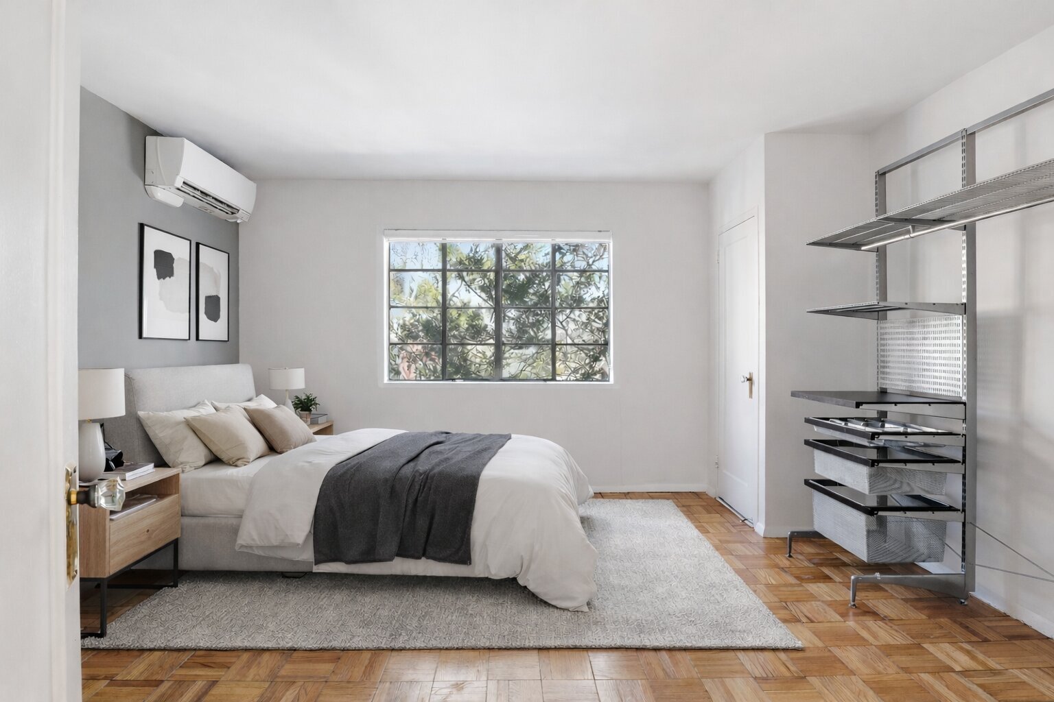 Generously sized bedroom - 3115 Martha Custis Dr