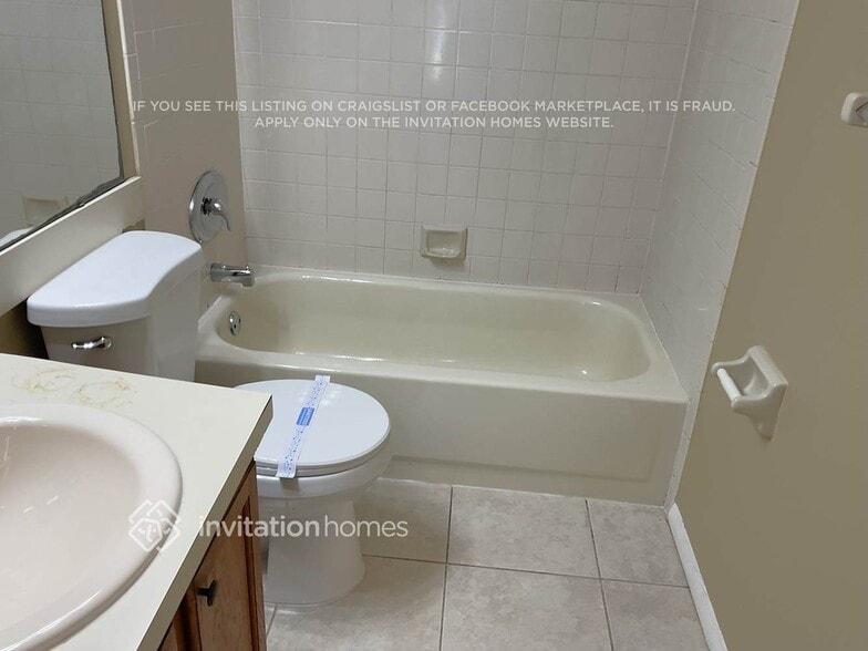 Building Photo - 713 46th St E