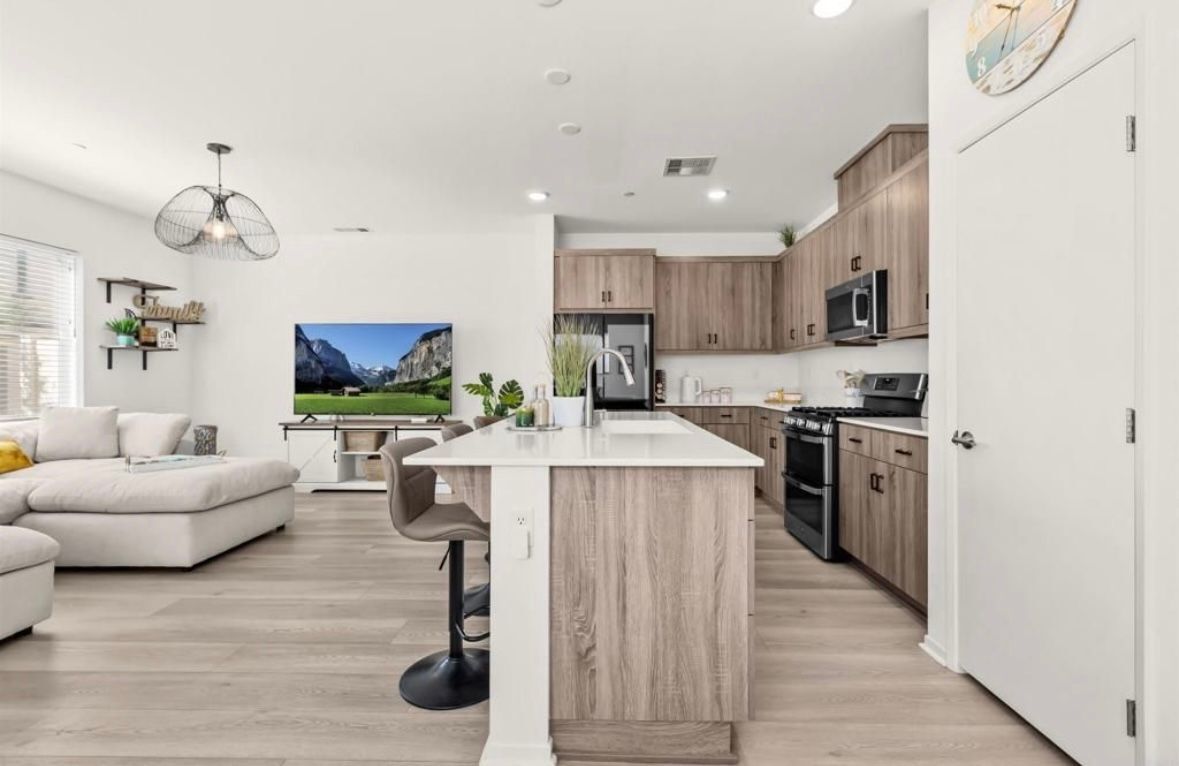 Building Photo - 359 Sweet Pl