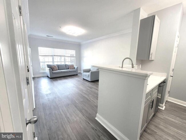 Building Photo - 4850 Eisenhower Ave