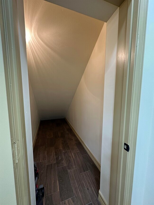 Building Photo - 8216 Casa Verde Rd