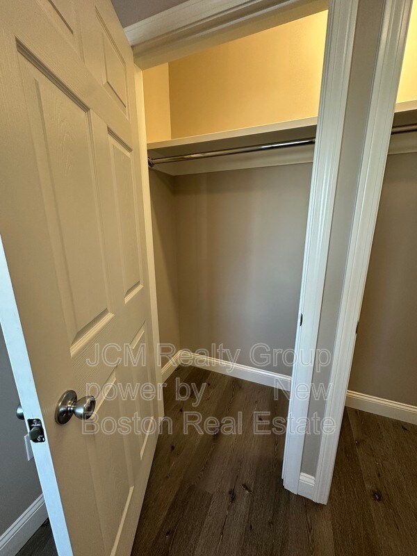 Building Photo - 191 N Common St