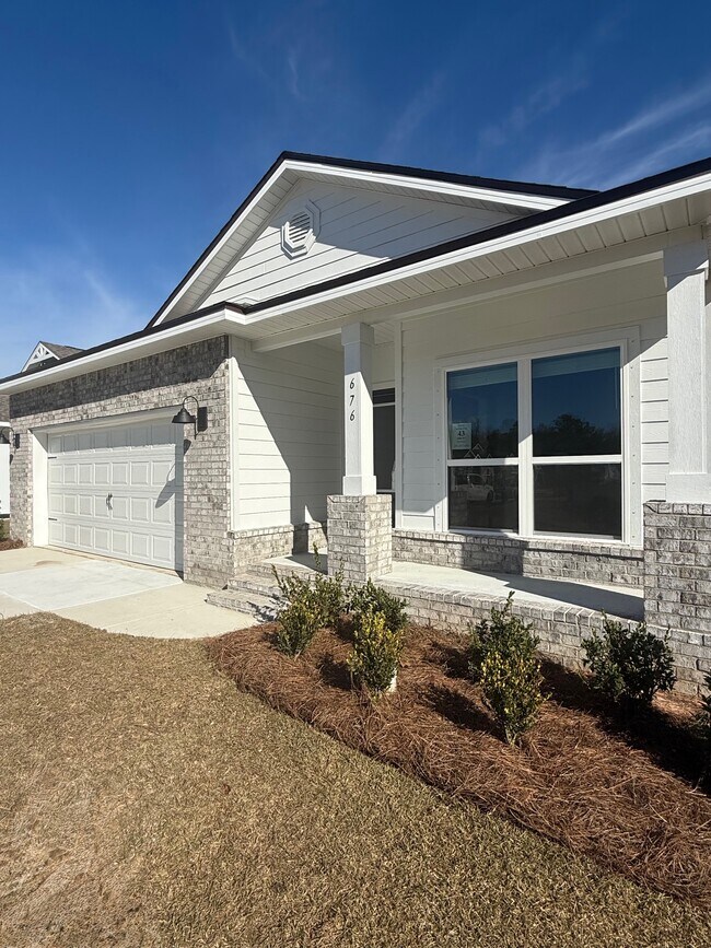 Building Photo - 676 Overland Dr