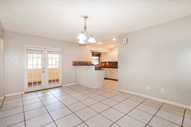 Building Photo - 5503 Bluejay Ln