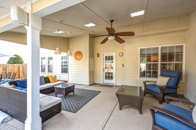 Building Photo - 2020 Chelton Way SE