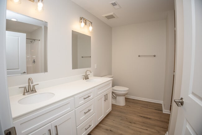 Building Photo - 836 El Dorado Dr