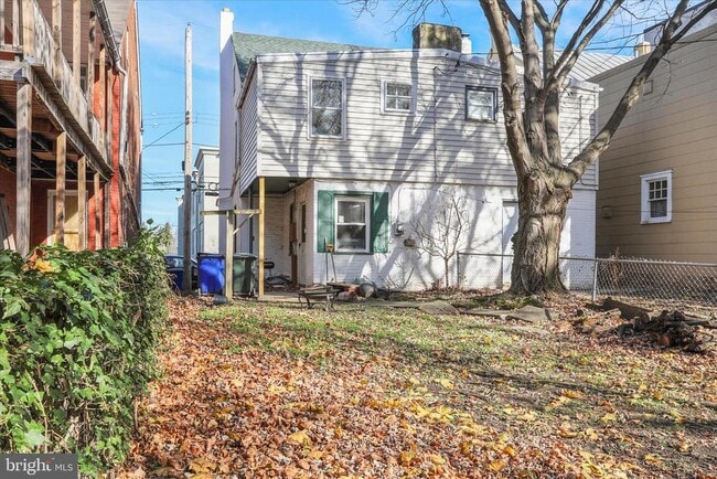 Building Photo - 135 E Antietam St