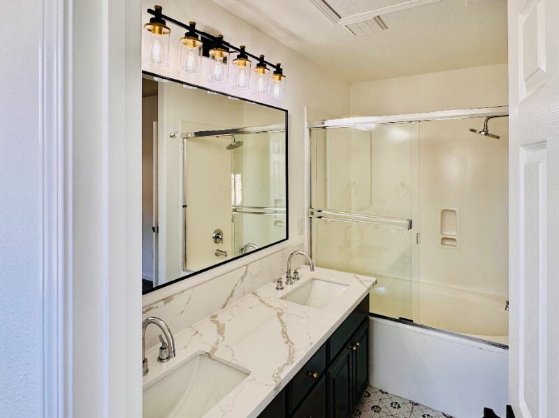 Building Photo - 3602 Swan Ct