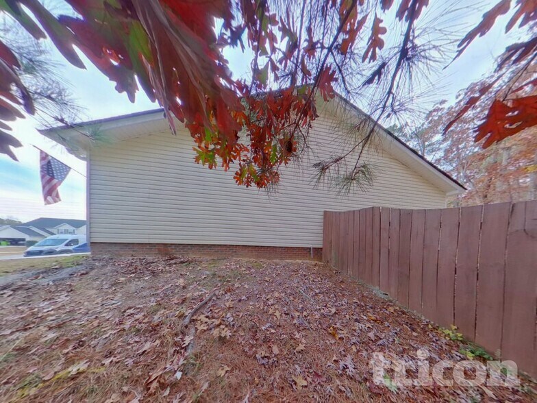 Building Photo - 1217 Aderley Oak Dr