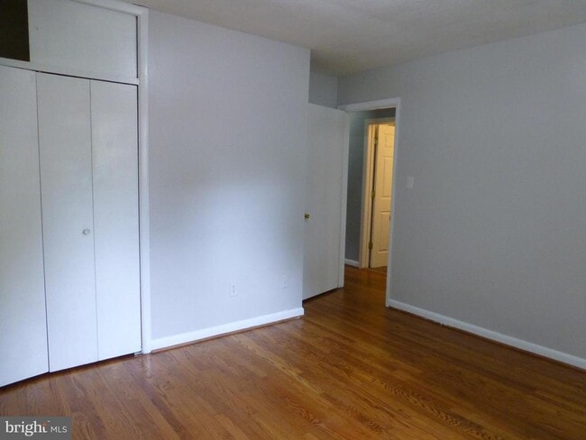 Building Photo - 2046 Greenwich St