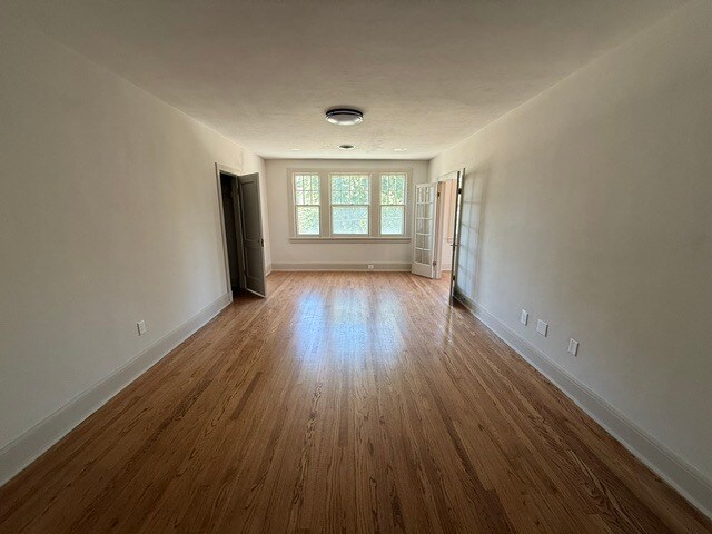 Building Photo - 307 4th St