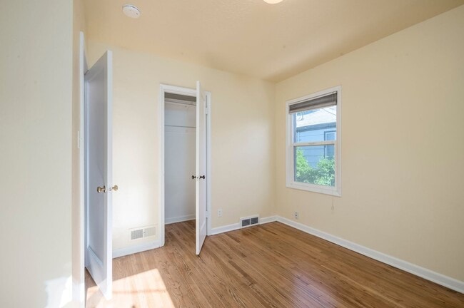 Building Photo - Newly Updated Liberty Wells Duplex!!
