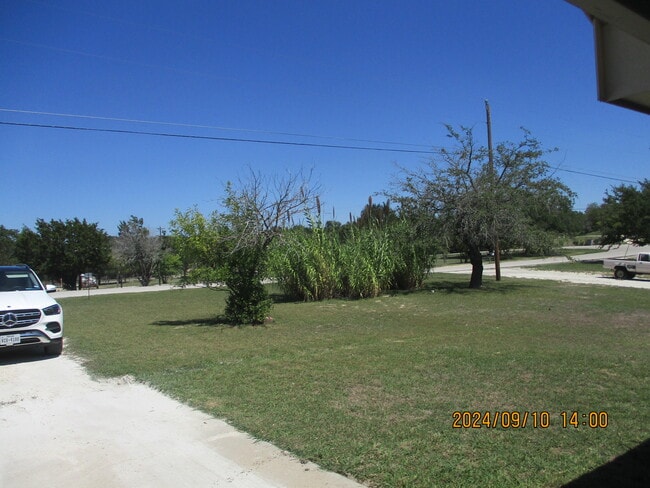 Building Photo - 163 Armadillo Ln