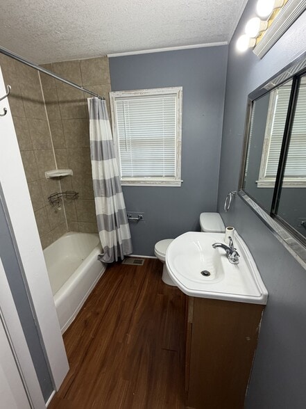 Building Photo - 306 Loch Ln
