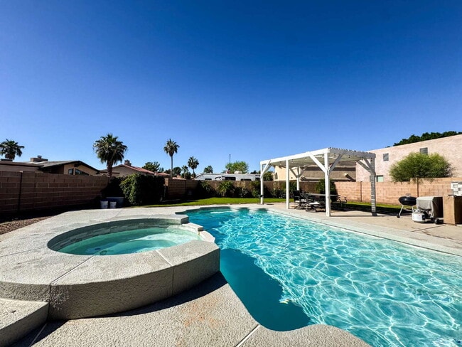 Building Photo - "Mesa Del Sol 3 Bedroom Home with a Pool a...