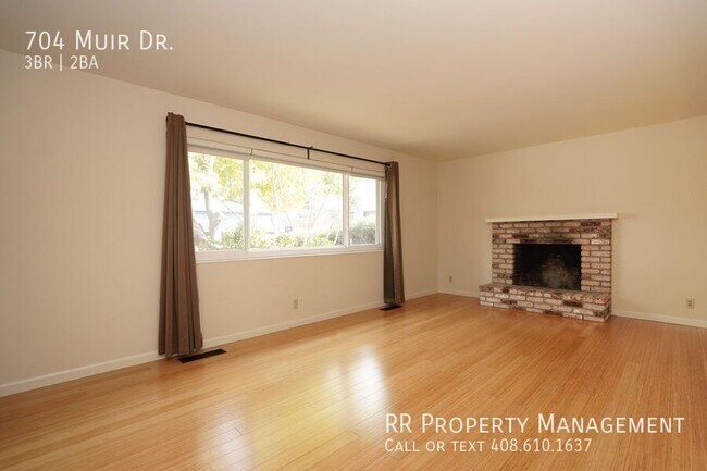 Building Photo - 704 Muir Dr
