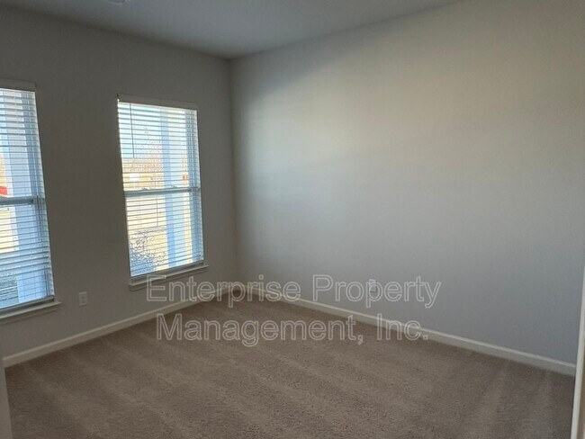 Building Photo - 55 Burr Oak Cv