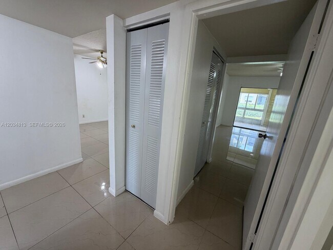 Building Photo - 200 Waterway Dr S