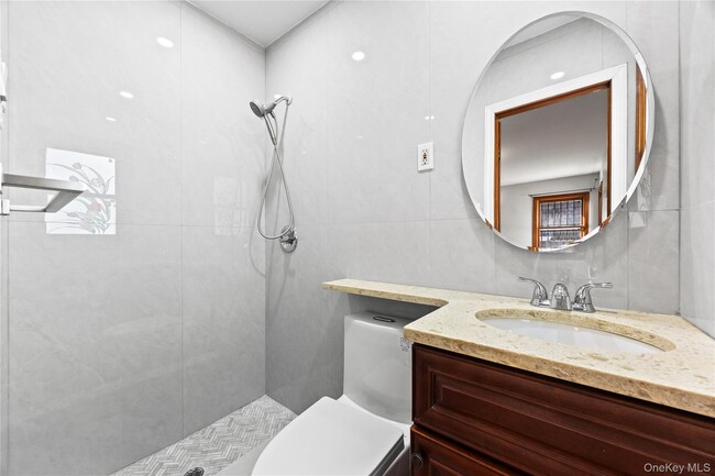 Building Photo - 45-76-76 Browvale Ln