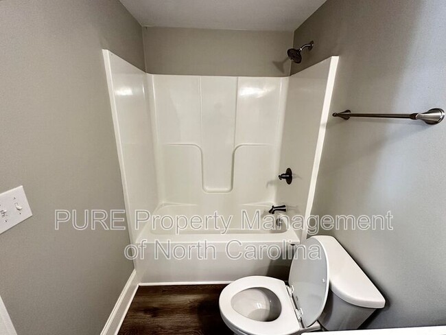 Building Photo - 708 Union St S