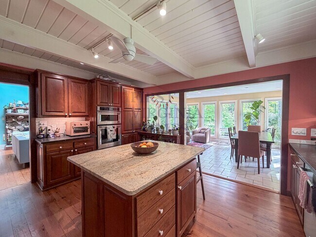 Building Photo - Furnished 4Bedroom/3.5 Bath Home in Ivy