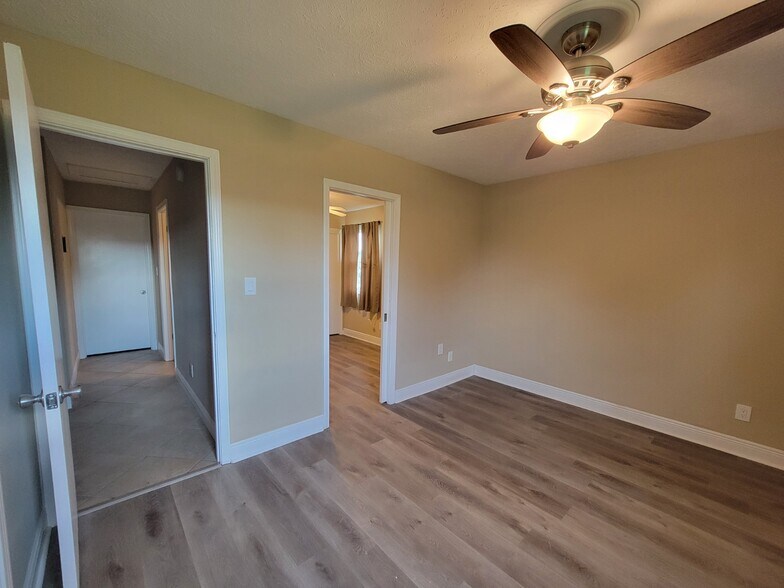 Building Photo - 3136 Lawton Ct