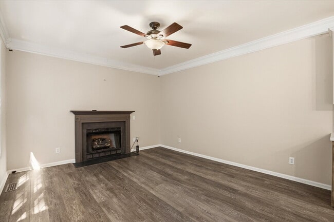 Building Photo - "Exquisite 4-Bed Sanctuary with Cozy Fireplace & Spacious 2,204 Square Foot Layout on Willoughby ...