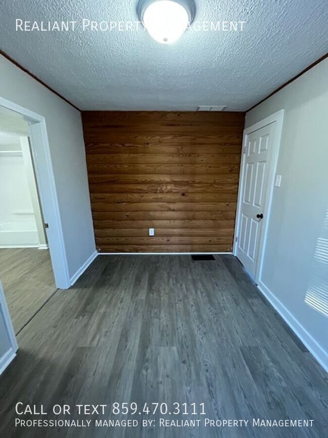 Building Photo - 400 Broadway-